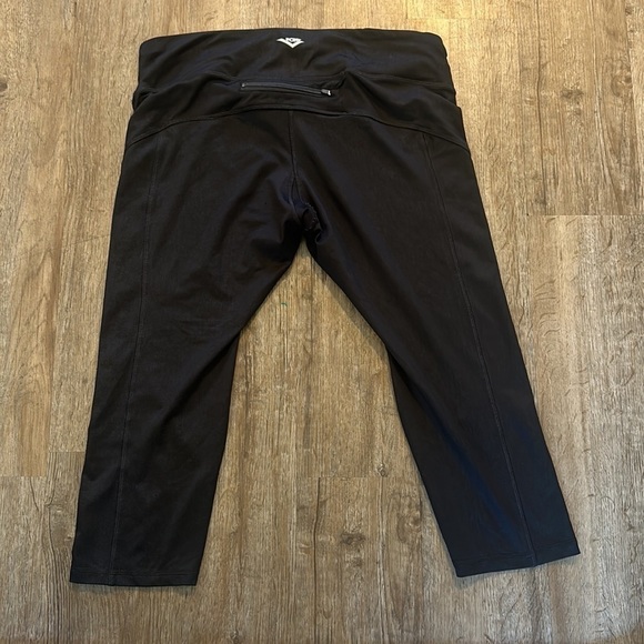 PONY BLACK CROPPED LEGGINGS SIZE L - Picture 4 of 5